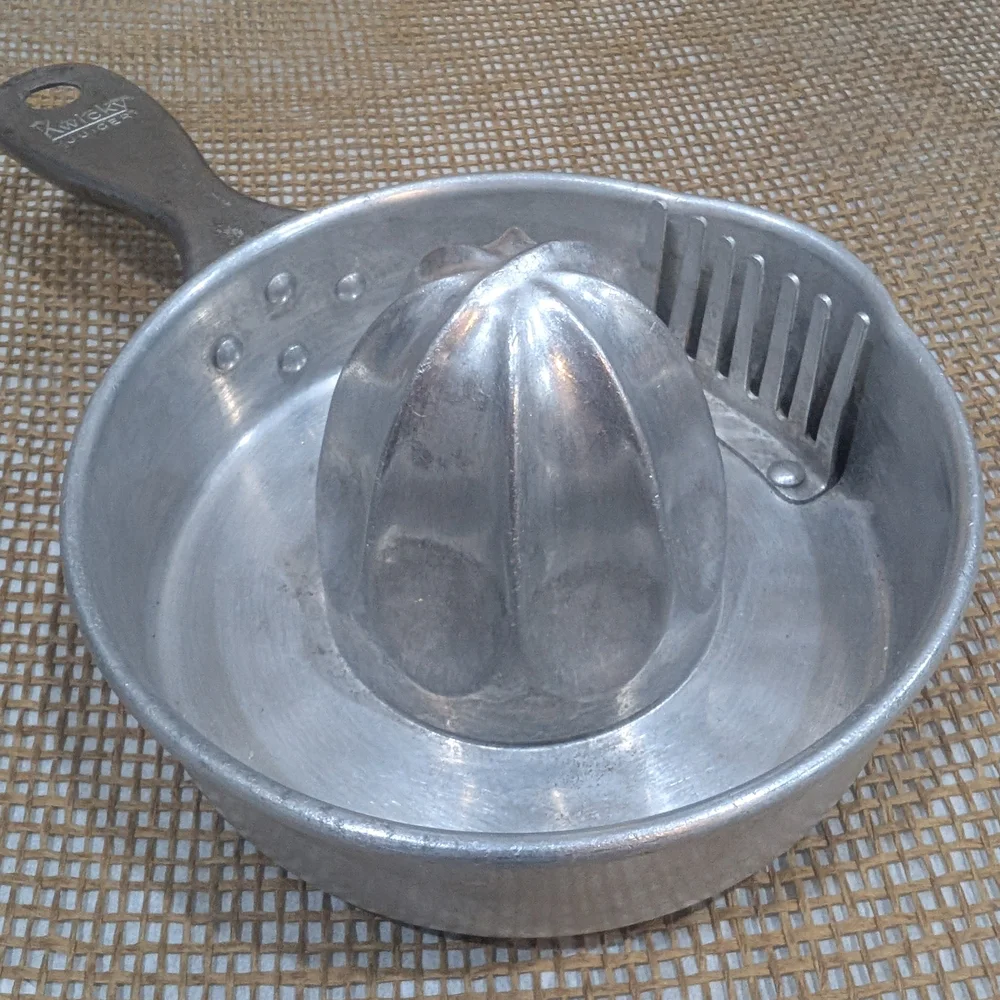 Vintage Kwicky Juicer, Metal Citrus Reamer with Handle, Chicago, IL